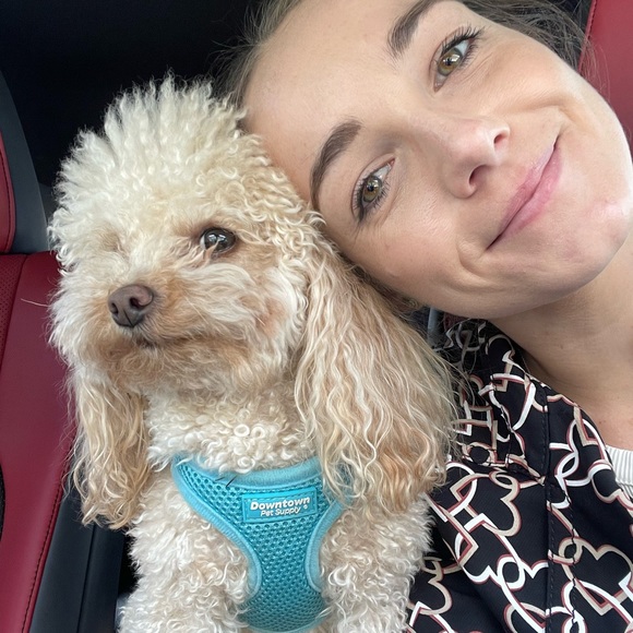 Meet your Posher, Elyssa - Picture 2 of 6